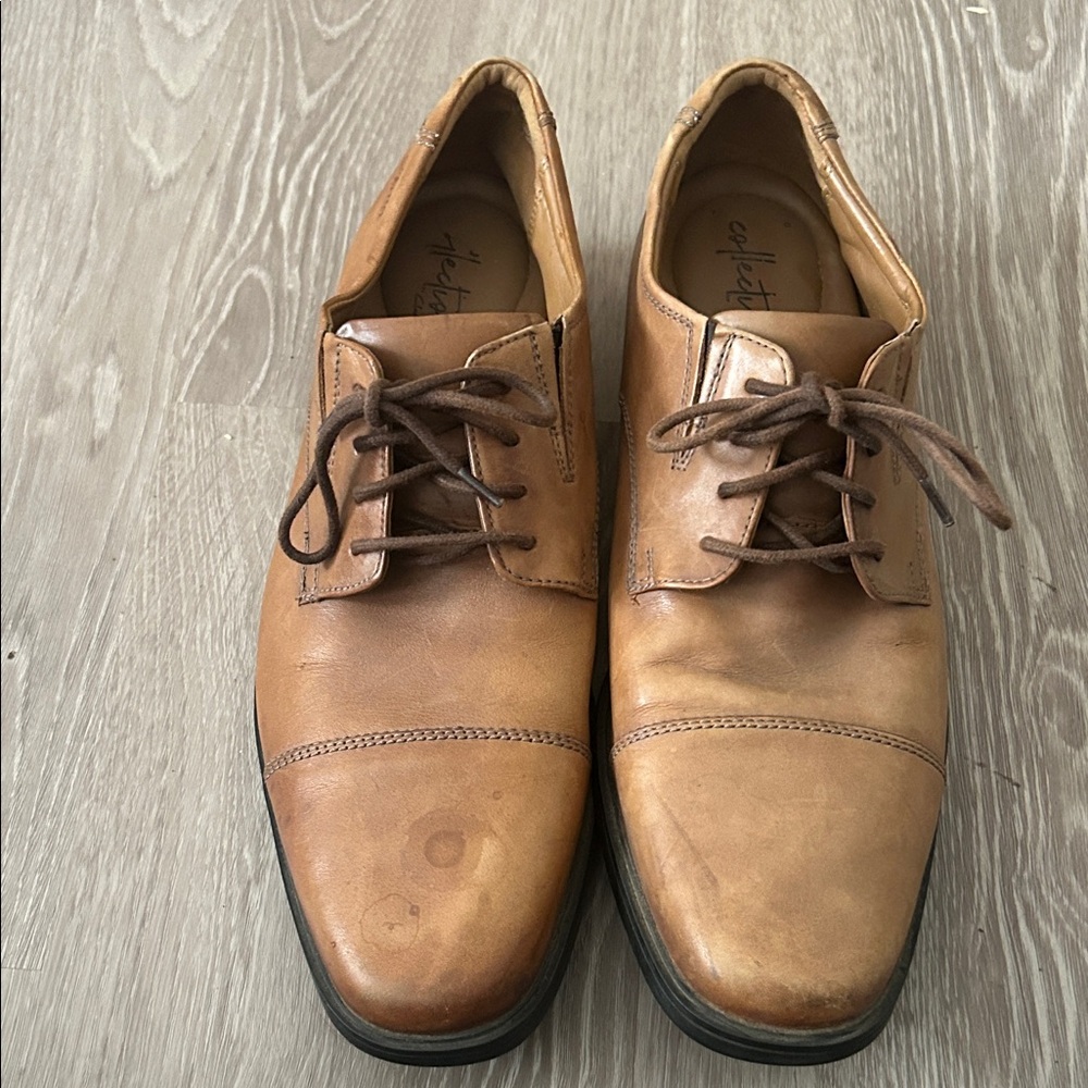 Clarks Men's Brown Leather Oxfords